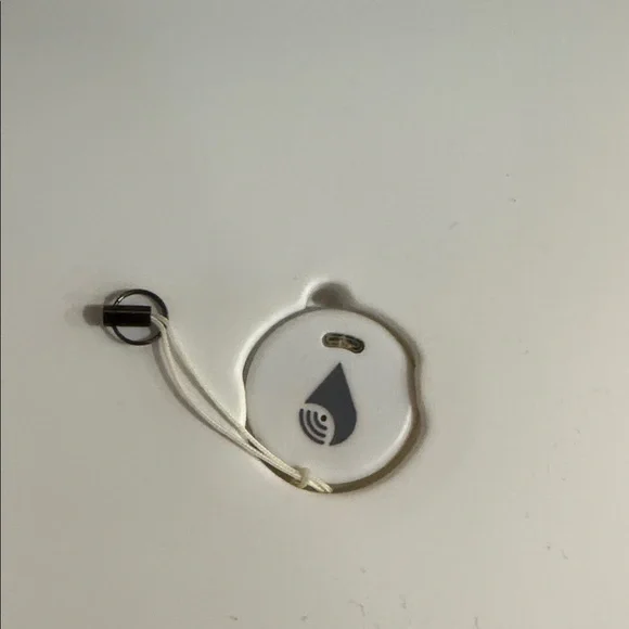 TrackR Pixel Bluetooth Tracker - Picture 2 of 6